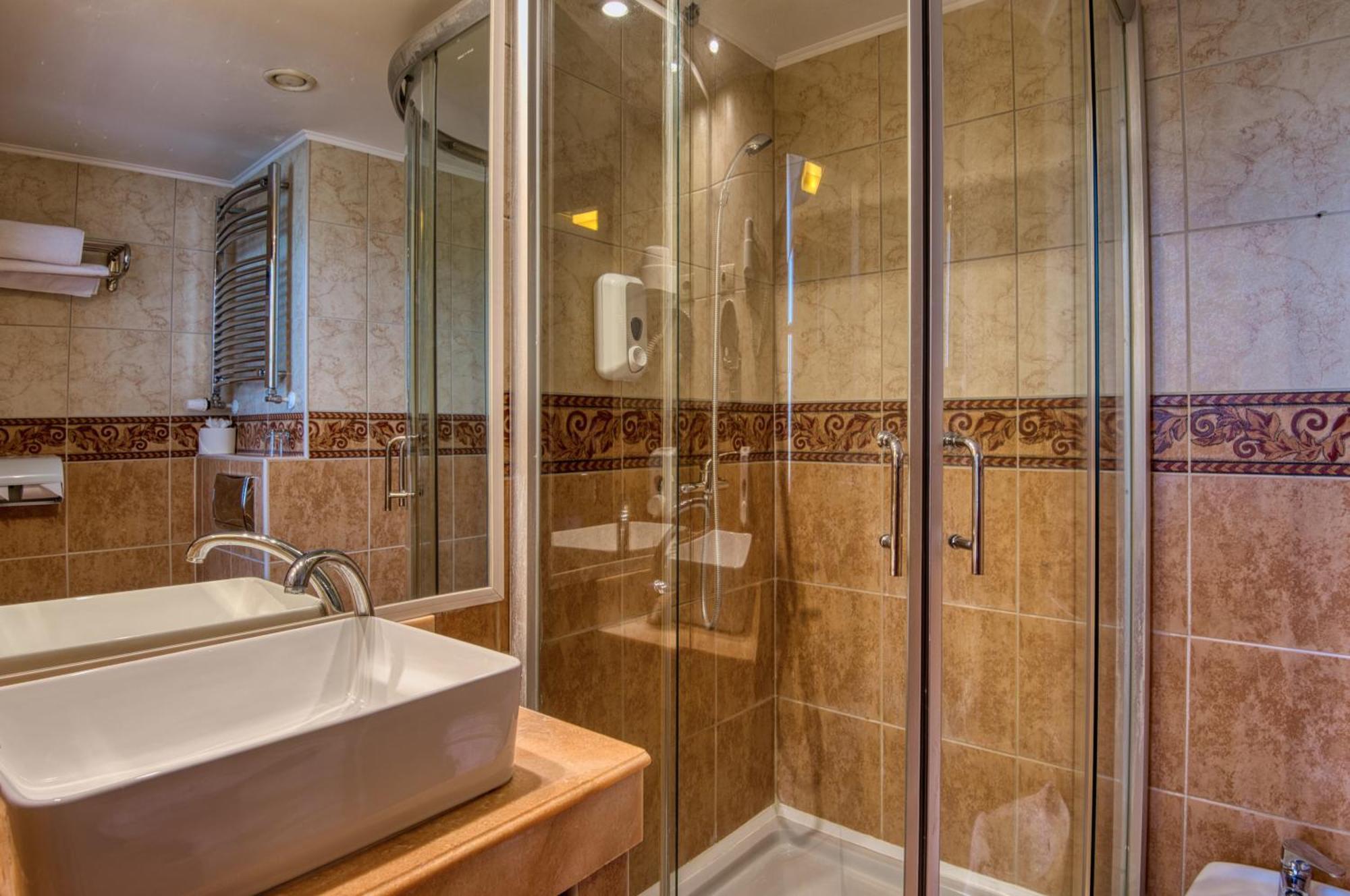 Hotel Bellevue Эстергом Экстерьер фото